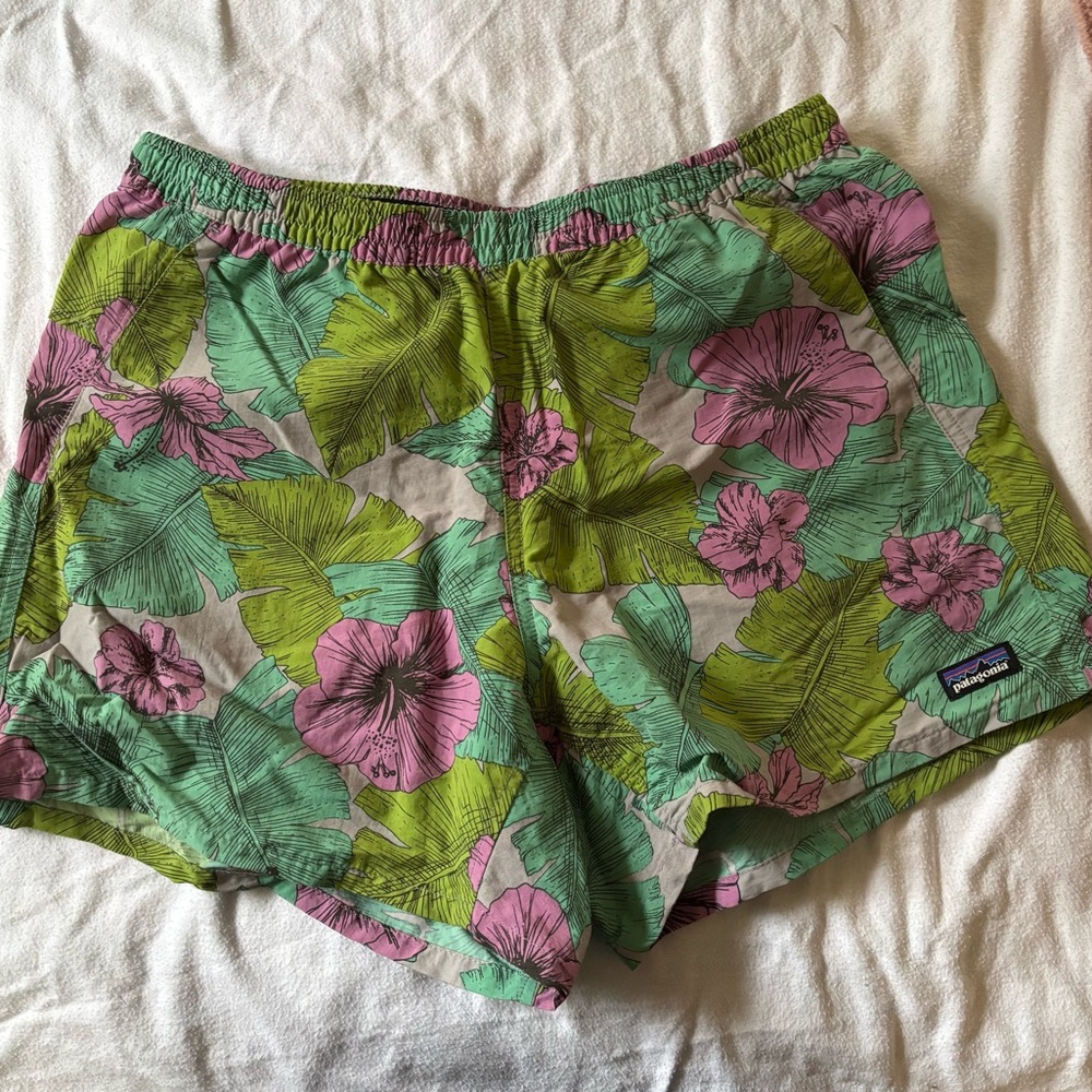 Patagonia 5” baggies tropical print